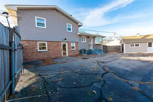 1020 Warwick Ave, Warwick, RI 02888 - Photo 8