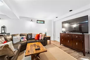 138 Carroll Ave, Newport, RI 02840 - Photo 20