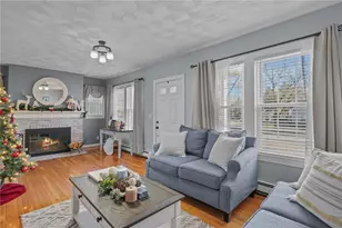 496 Daggett Ave, Pawtucket, RI 02861 - Photo 6