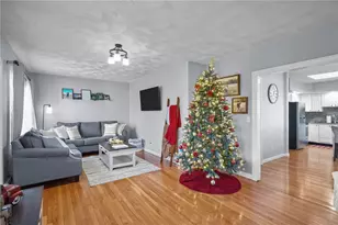 496 Daggett Ave, Pawtucket, RI 02861 - Photo 4