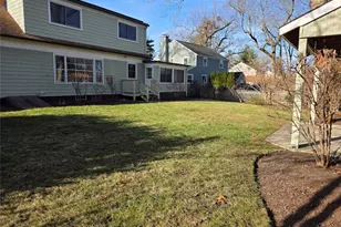 38 Brettonwoods Dr, Cranston, RI 02920 - Photo 34