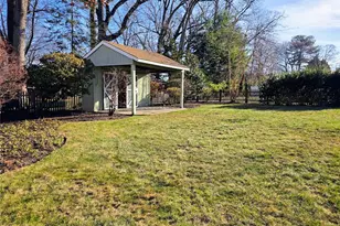 38 Brettonwoods Dr, Cranston, RI 02920 - Photo 32