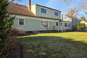 38 Brettonwoods Dr, Cranston, RI 02920 - Photo 28