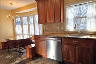 38 Brettonwoods Dr, Cranston, RI 02920 - Photo 6