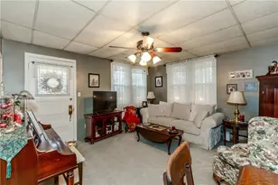 357 Warwick Neck Ave, Warwick, RI 02889 - Photo 2