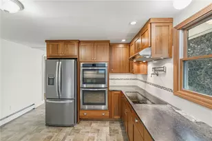 382 Beavertail Rd, Jamestown, RI 02835 - Photo 10