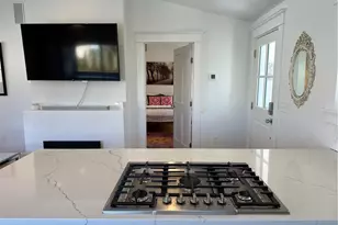 76 Memorial Blvd, Newport, RI 02840 - Photo 8