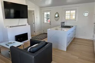 76 Memorial Blvd, Newport, RI 02840 - Photo 1