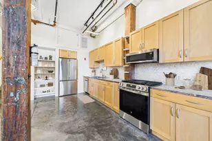 28 Bayley St, Pawtucket, RI 02860 - Photo 4