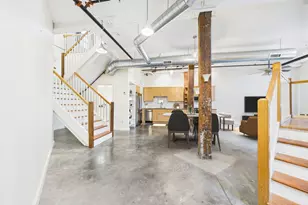 28 Bayley St, Pawtucket, RI 02860 - Photo 6