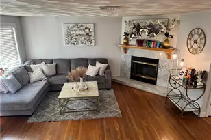 210 Pinecrest Dr, Pawtucket, RI 02861 - Photo 6