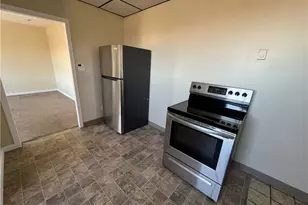 33 Railroad Ave, Westerly, RI 02891 - Photo 4