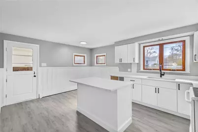 23 Columbus Avenue, Johnston, RI 02919 - Photo 6