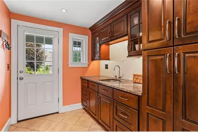 42 Pelham Parkway, North Providence, RI 02911 - Photo 10