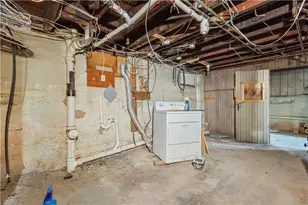 51 Oakland Ave, Cranston, RI 02910 - Photo 38