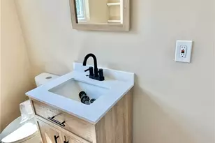 6 Stockwell St, Providence, RI 02909 - Photo 8