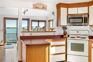 210 Washington St, South Kingstown, RI 02879 - Photo 12