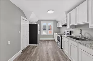 1354 Cranston St, Cranston, RI 02920 - Photo 16