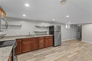 67 Armington St, Cranston, RI 02905 - Photo 4