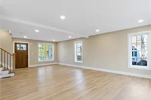 70 Magnolia St, Bristol, RI 02809 - Photo 4