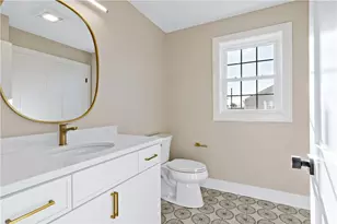 70 Magnolia St, Bristol, RI 02809 - Photo 18