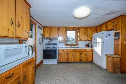 318 Mitchell's Lane, Middletown, RI 02871 - Photo 14