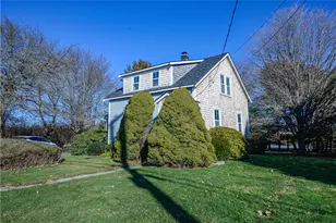 318 Mitchell's Ln, Middletown, RI 02871 - Photo 4