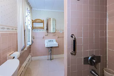 318 Mitchell's Lane, Middletown, RI 02871 - Photo 24