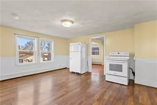 147 Warwick St, Woonsocket, RI 02895 - Photo 16