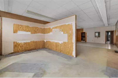 585 Warren Avenue, East Providence, RI 02914 - Photo 18