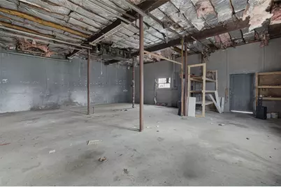 585 Warren Avenue, East Providence, RI 02914 - Photo 32