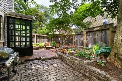 26 Thames Street, Newport, RI 02840 - Photo 2