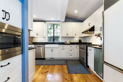 26 Thames Street, Newport, RI 02840 - Photo 16