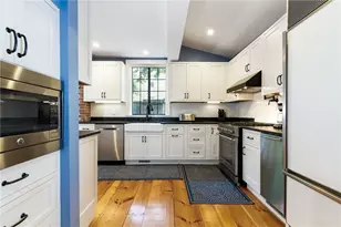 26 Thames St, Newport, RI 02840 - Photo 16