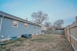 27 Winifred Ave, Warwick, RI 02889 - Photo 30