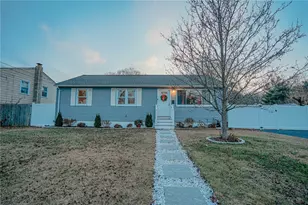 27 Winifred Ave, Warwick, RI 02889 - Photo 4