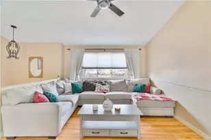 12 Railroad Row, Warwick, RI 02886 - Photo 4