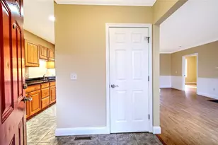 70 Turner St, Warwick, RI 02886 - Photo 4