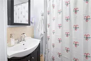 22 Suffolk St, Providence, RI 02907 - Photo 22