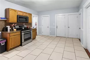 22 Suffolk St, Providence, RI 02907 - Photo 8