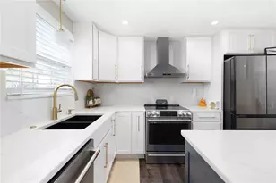 54 Salem Ave, Cranston, RI 02920 - Photo 10