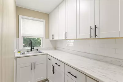 75 Baldwin Street, Pawtucket, RI 02860 - Photo 6