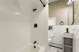 75 Baldwin St, Pawtucket, RI 02860 - Photo 8