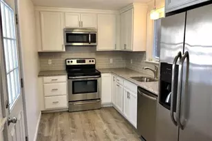 22 Dearborn St, Newport, RI 02840 - Photo 2