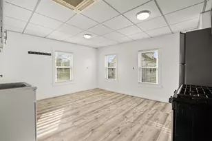 154 Summit St, Pawtucket, RI 02860 - Photo 12