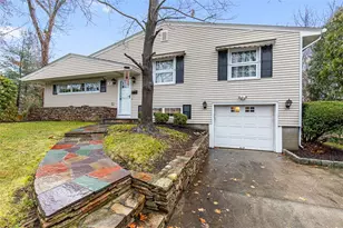 14 Rip Van Winkle Circle Circle, Warwick, RI 02886 - Photo 2