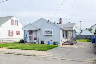 34 Robert St, Pawtucket, RI 02861 - Photo 2