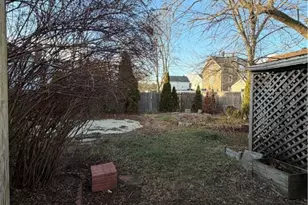 121 Samuel Ave, Pawtucket, RI 02860 - Photo 6