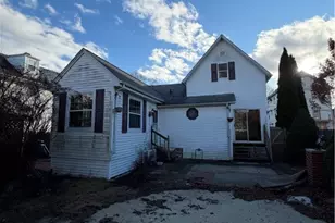 121 Samuel Ave, Pawtucket, RI 02860 - Photo 4