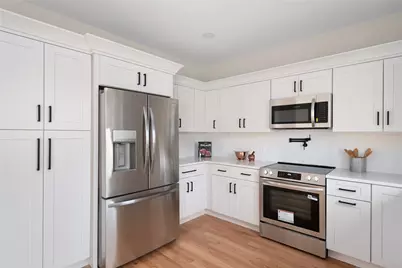 39 Winsor Street, East Providence, RI 02914 - Photo 4